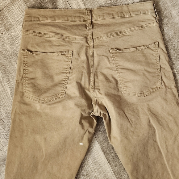 Wrangler Men's Brown Chinos - Picture 5 of 5